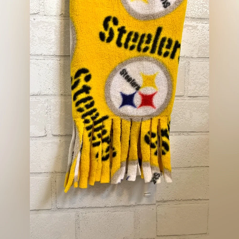Men’s NFL Pittsburgh Steelers Handmade Fleece Yellow and Black Fringe Hem Scarf
